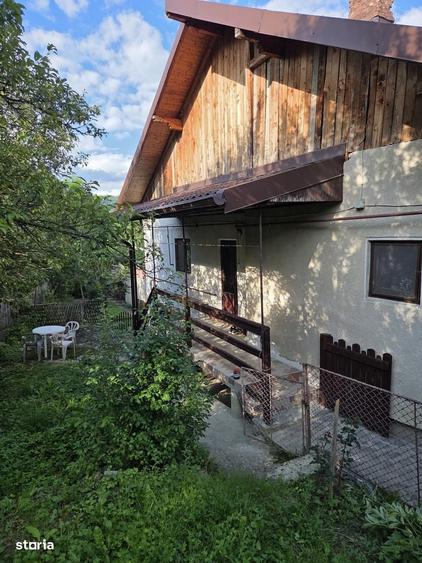 Casă cu 3 camere în Pietroșița
