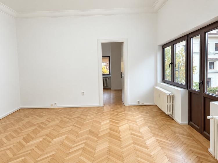 Birou, de 167.80000305176 mp, în Capitale