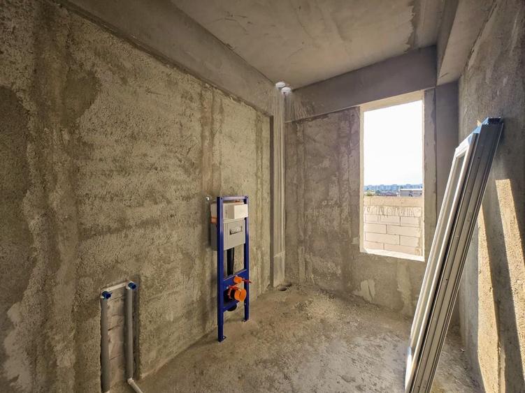 Apartament cu 4 camere decomandat în Militari