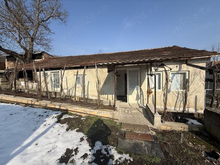 Casă cu 3 camere în Coșeiu