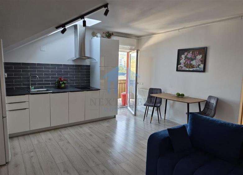 Apartament cu 3 camere decomandat în Bună Ziua
