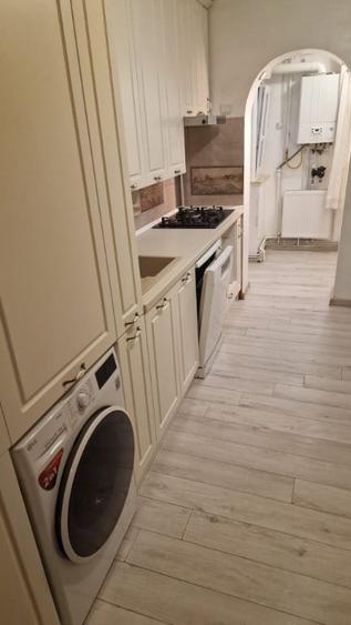 Apartament cu 3 camere decomandat în Galata