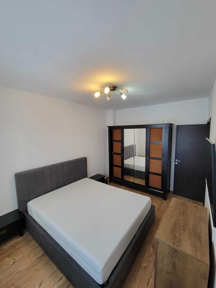 Apartament cu 2 camere semidecomandat în Jiului