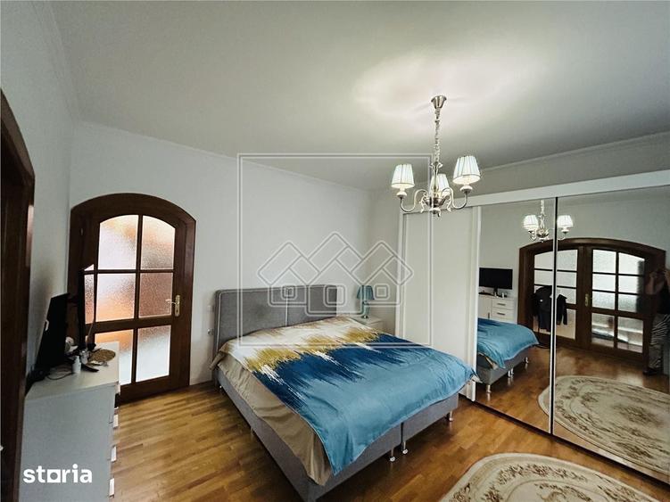 Apartament cu 4 camere în Ștrand