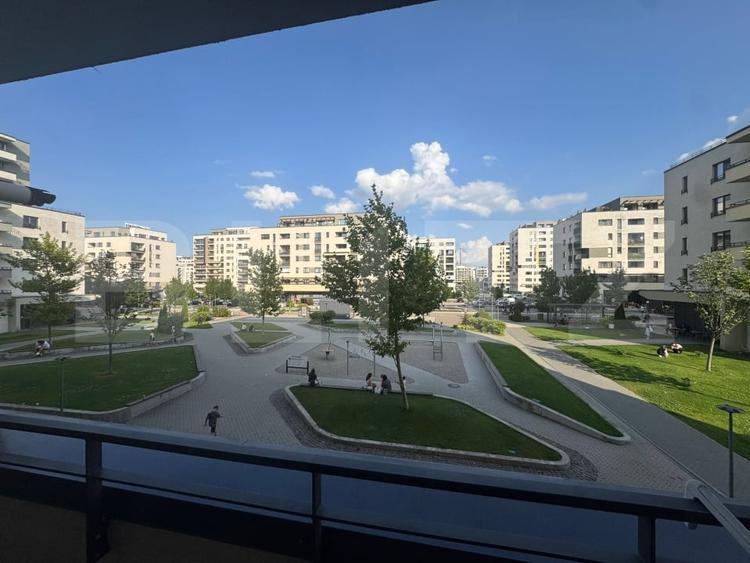 Apartament cu 2 camere semidecomandat, mobilat în Tractorul