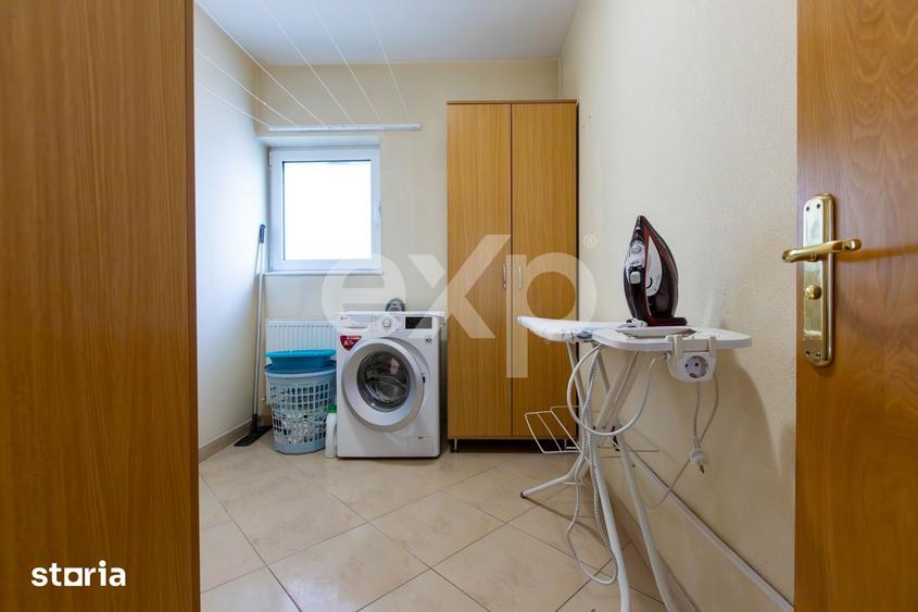 Casă cu 5 camere cu Teren 3659 Mp în Sărata