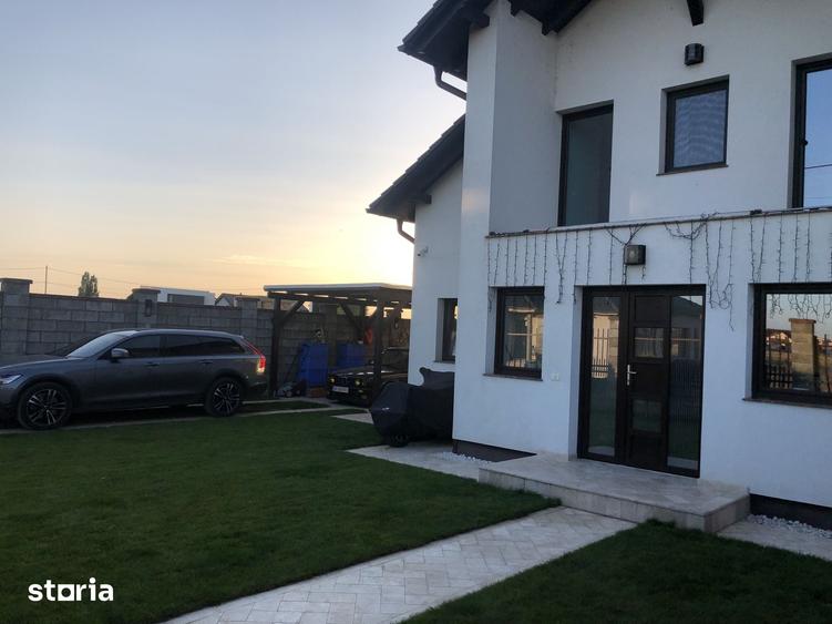 Casă cu 5 camere cu Teren 420 Mp în Vladimirescu