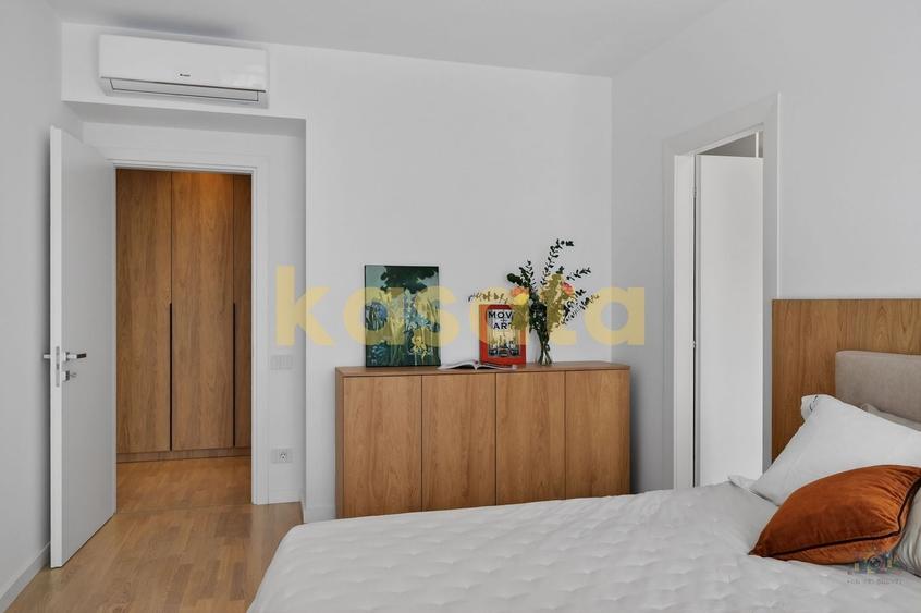 Apartament cu 4 camere semidecomandat, mobilat în Central