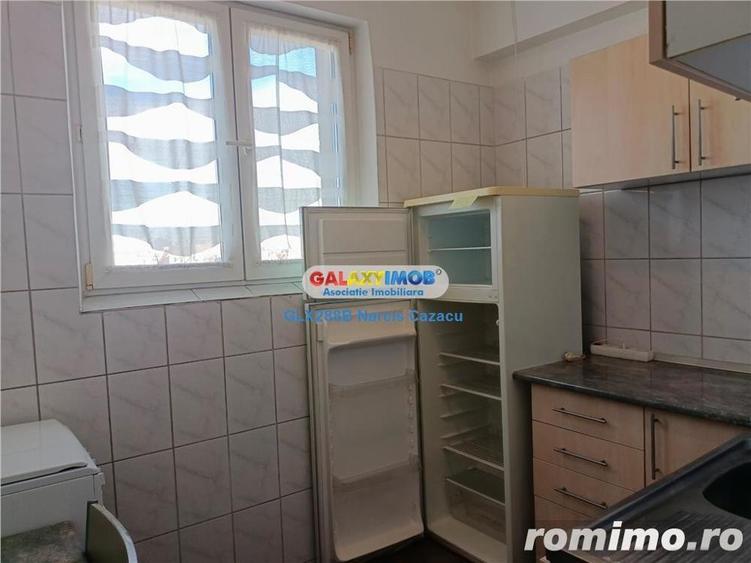 Garsonieră decomandată, mobilată în Universitate