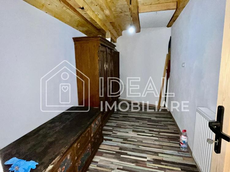 Casă individuală cu 4 camere cu Canalizare în Sadu
