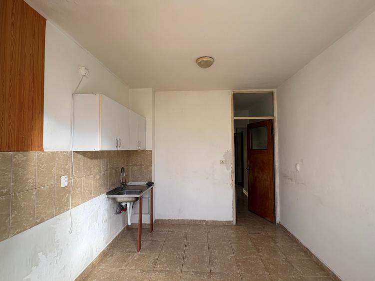 Apartament cu 3 camere decomandat în Ozana