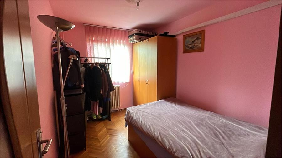 Apartament cu 3 camere în Dumbrăvița