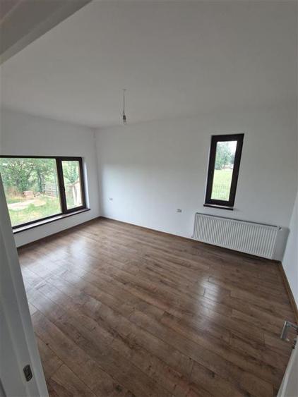 Casă cu 3 camere cu Teren 750 Mp în Dragșina