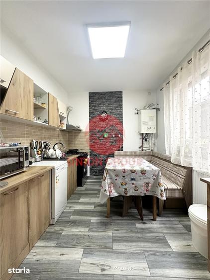 Casă cu 4 camere cu Teren 300 Mp în Central