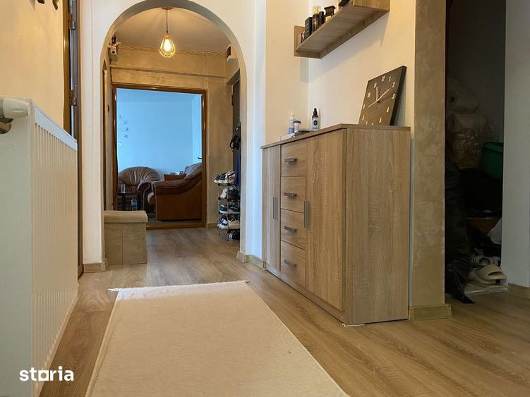 Apartament cu 3 camere decomandat în Micro 11