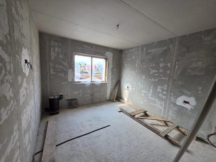 Casă cu 6 camere cu Teren 300 Mp în Big-Bascov