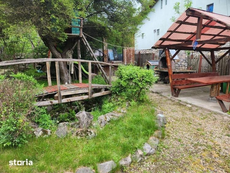 Spațiu comercial, de 290 mp, în Moroeni