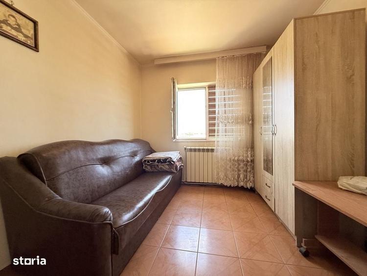 Apartament cu 3 camere decomandat în Anda