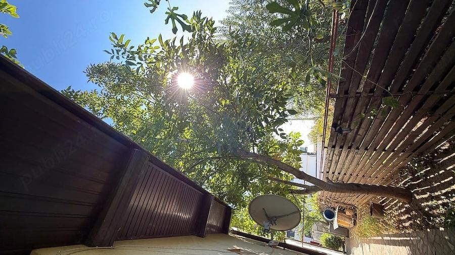 Casă cu 5 camere cu Teren 1000 Mp în Central