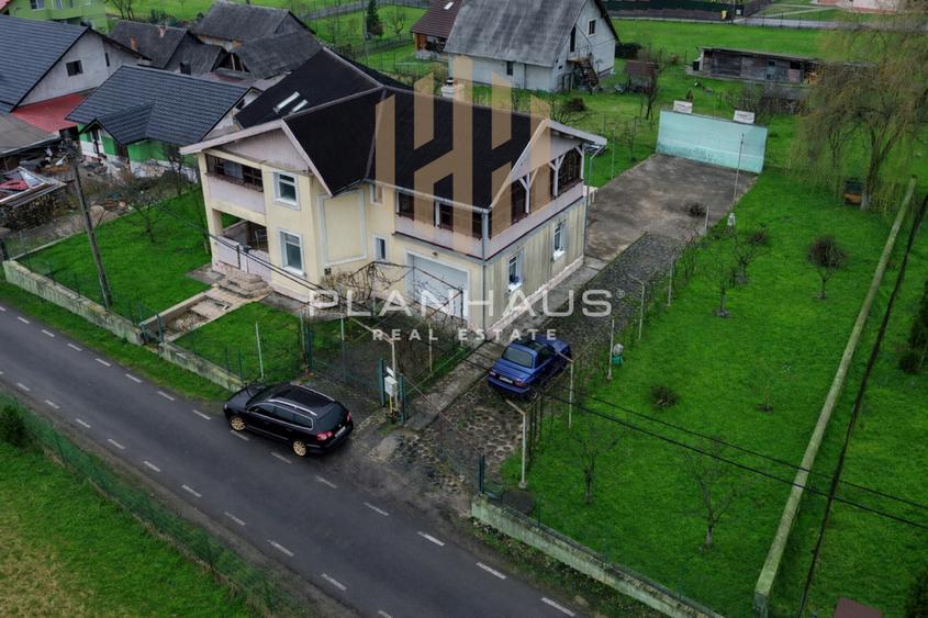 Casă cu 5 camere cu Garaj în Tăuții de Sus