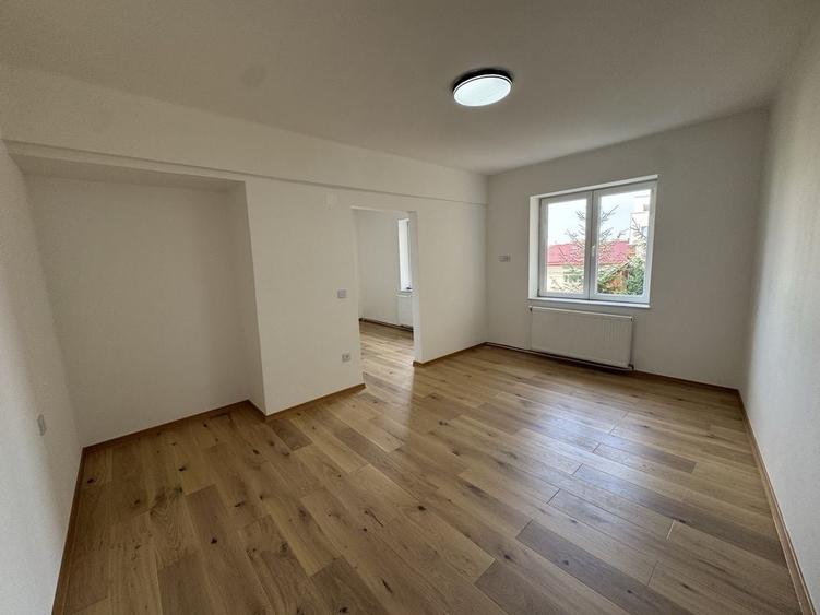 Apartament cu 2 camere semidecomandat în Horea