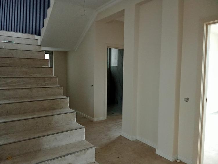 Casă individuală cu 5 camere cu Canalizare în Haliu