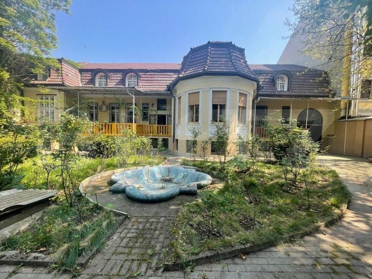 Casă cu 6 camere cu Teren 408 Mp în Sinaia