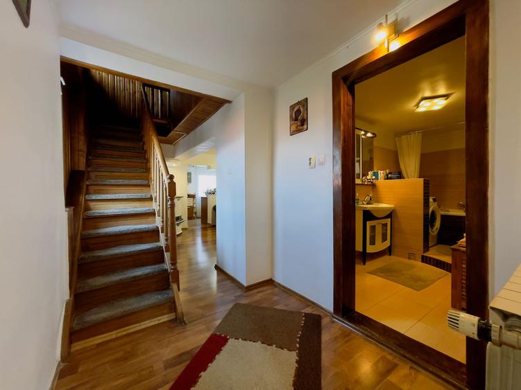 Duplex cu 3 camere cu Canalizare în Noua
