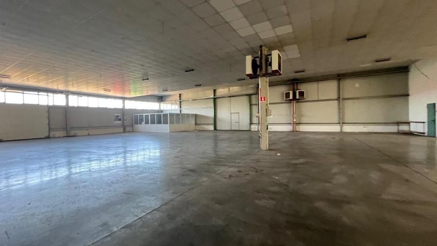 Spațiu comercial, de 1,400 mp, în Aeroport