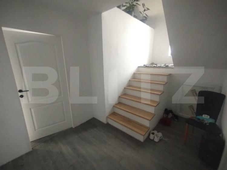 Casă individuală cu 5 camere cu Garaj în Beclean