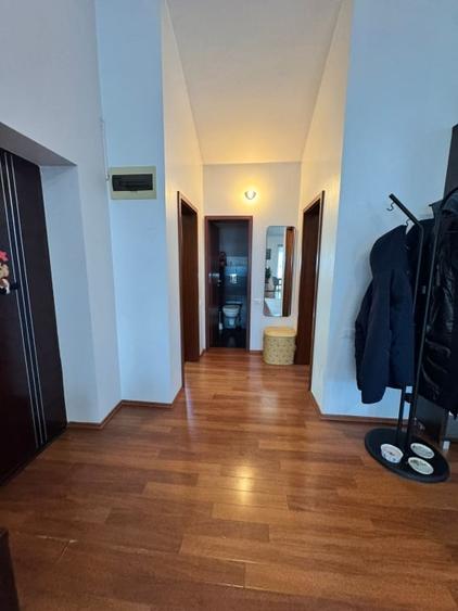Apartament cu 3 camere decomandat, mobilat în Valea Borcutului