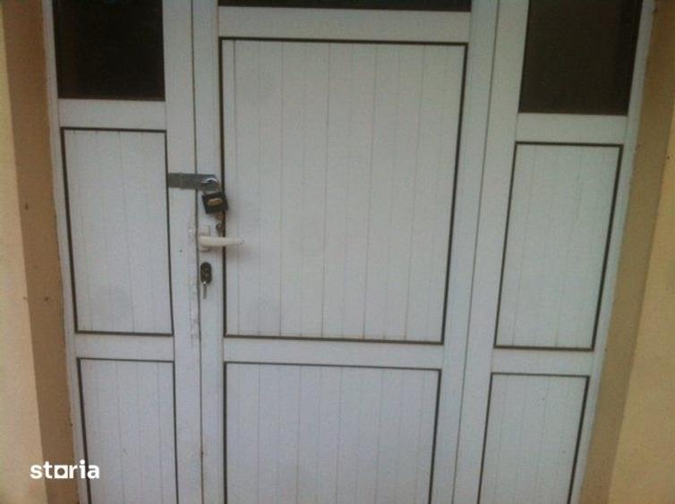 Casă cu 8 camere cu Teren 3100 Mp în Central