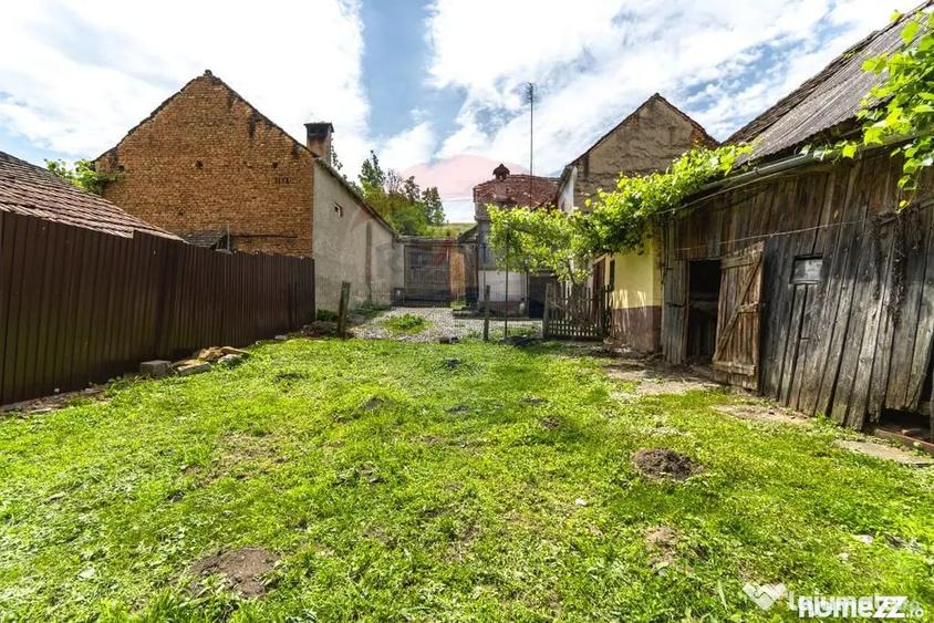 Casă cu 5 camere cu Teren 1995 Mp în Jibert