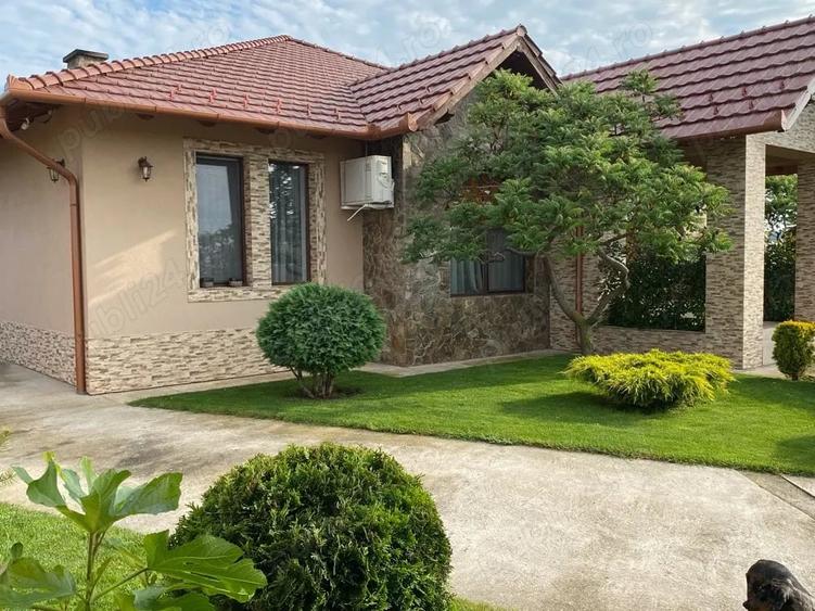 Casă cu Teren 1500 Mp în Central