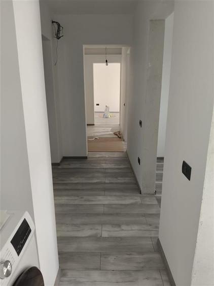 Apartament cu 3 camere decomandat în Apollo