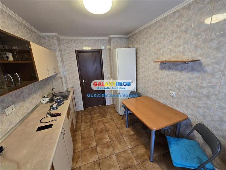 Apartament cu 4 camere decomandat, mobilat în Berceni