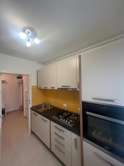 Apartament cu 2 camere semidecomandat, mobilat în Bucureștii Noi