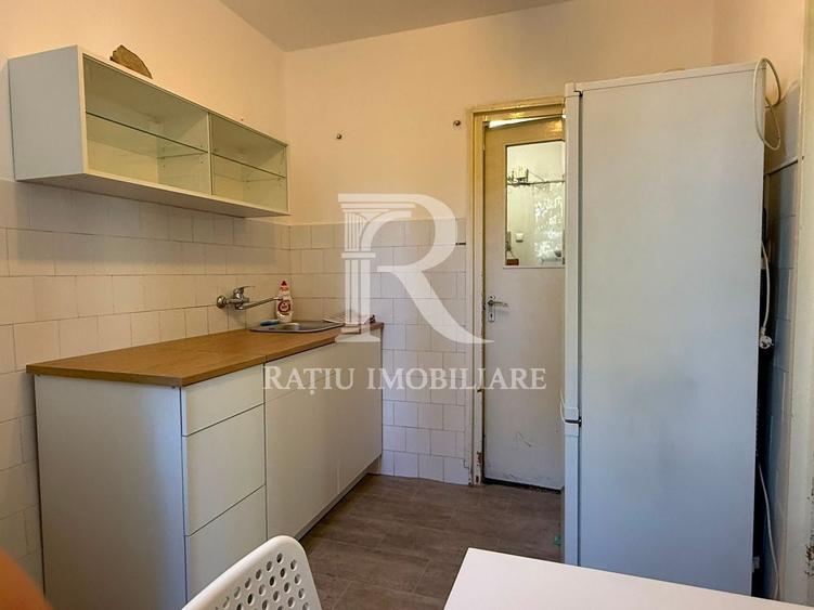 Apartament cu 2 camere semidecomandat, mobilat în Rogerius