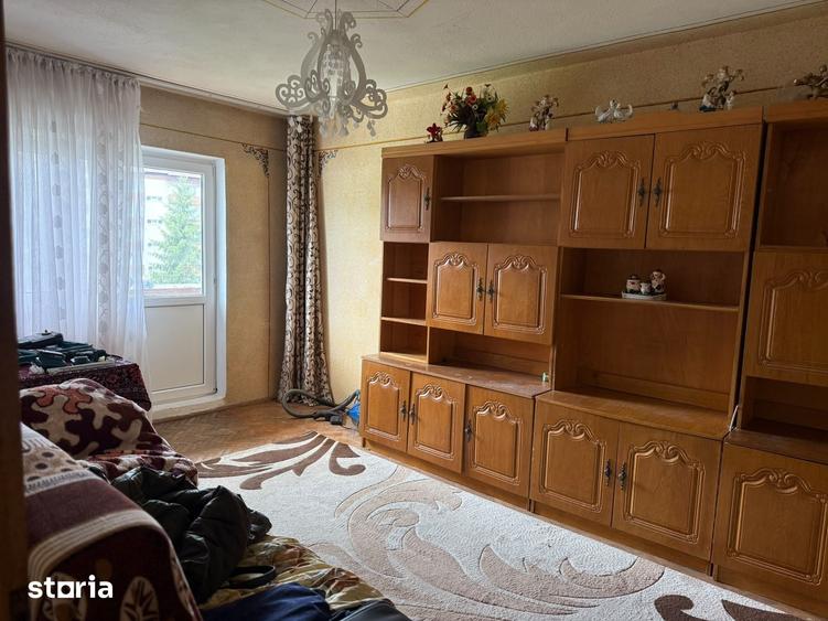 Apartament cu 4 camere decomandat în Exterior Vest
