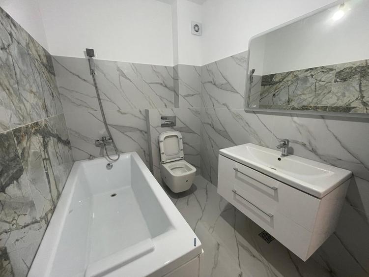 Apartament cu 3 camere decomandat în Păcurari
