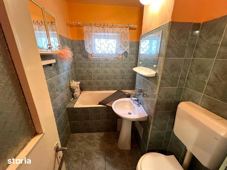Apartament cu 3 camere în Micro 16