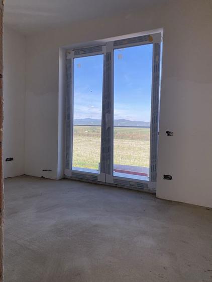 Casă cu 4 camere în Ghimbav Livadă