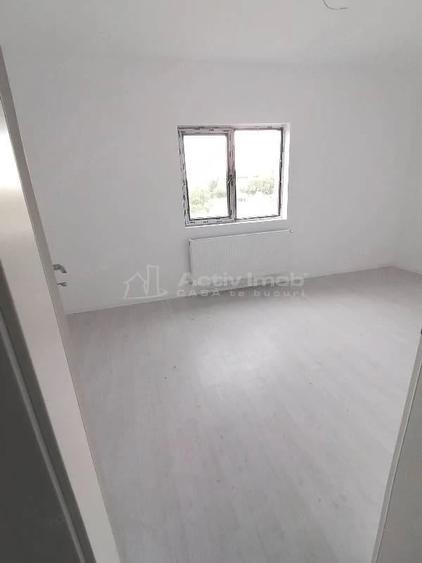 Casă cu 4 camere cu Teren 210 Mp în Alexandriei