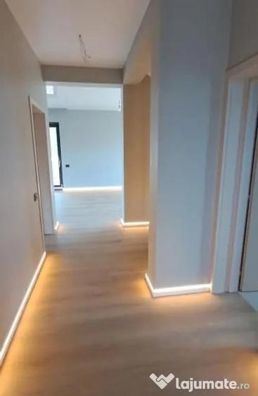 Casă cu 4 camere cu Teren 500 Mp în Vișani