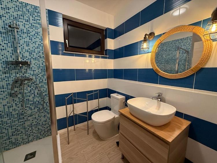 Casă individuală cu 5 camere cu Canalizare în Central