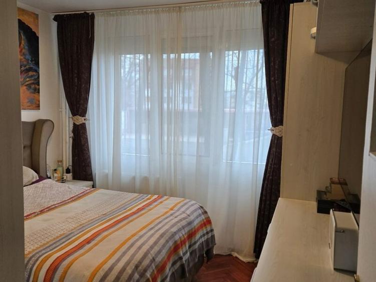 Apartament cu 3 camere semidecomandat, mobilat în Brâncoveanu