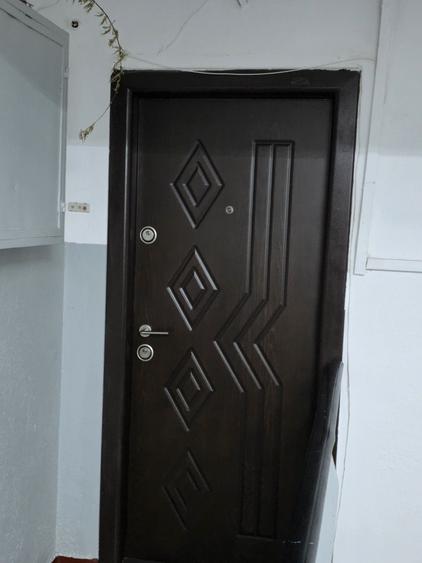 Apartament cu 3 camere semidecomandat în Sârbi