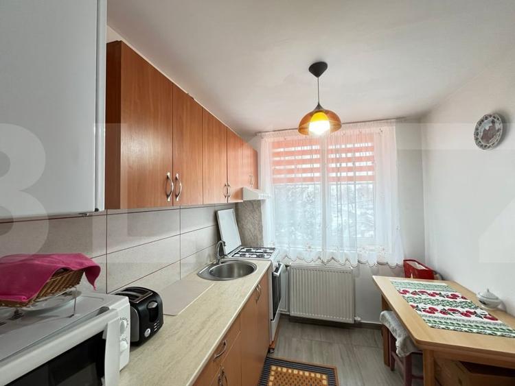 Apartament cu 2 camere semidecomandat, mobilat în Exterior Vest