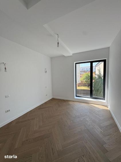 Casă cu 6 camere cu Teren 300 Mp în Centrul Civic