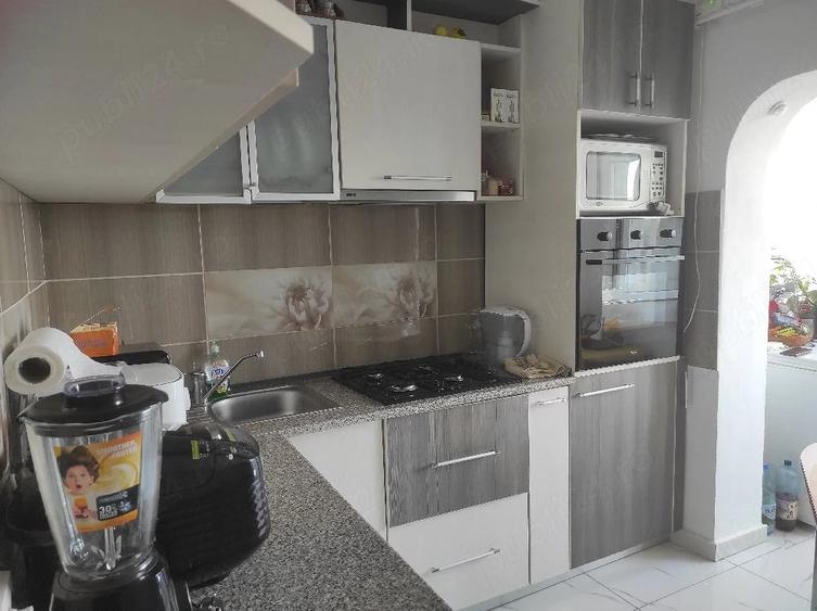 Apartament cu 3 camere decomandat în Tomești